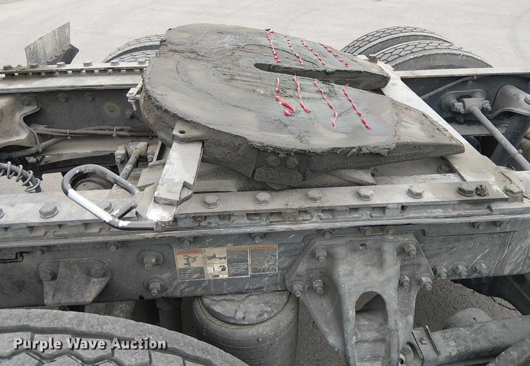 image for item YA1809 2023 Kenworth T680 semi truck