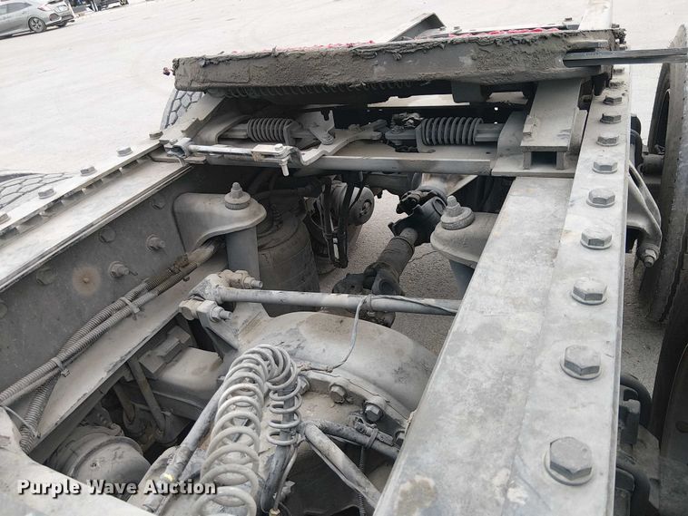 image for item YA1809 2023 Kenworth T680 semi truck