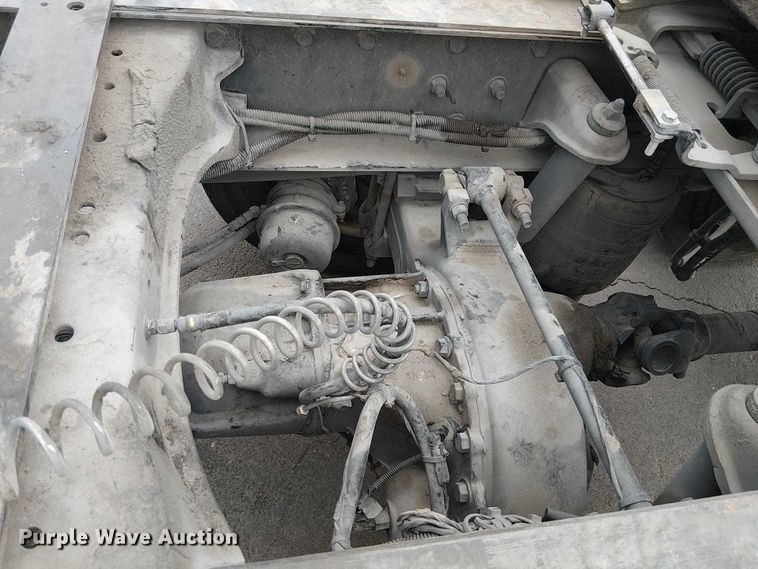 image for item YA1809 2023 Kenworth T680 semi truck