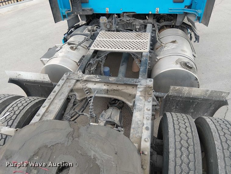 image for item YA1809 2023 Kenworth T680 semi truck