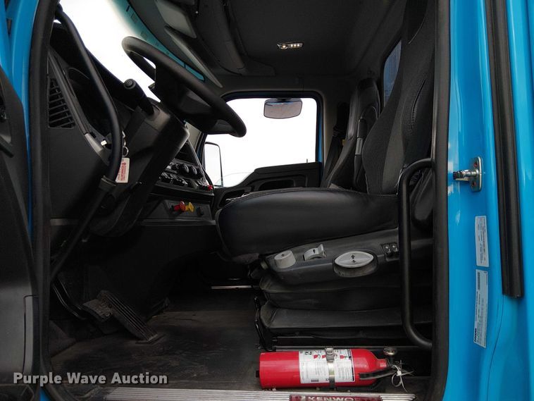 image for item YA1809 2023 Kenworth T680 semi truck