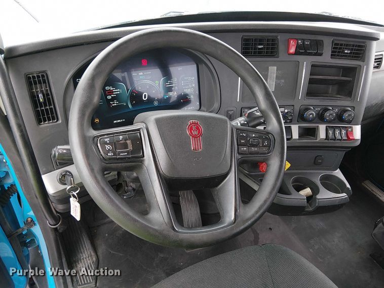 image for item YA1809 2023 Kenworth T680 semi truck