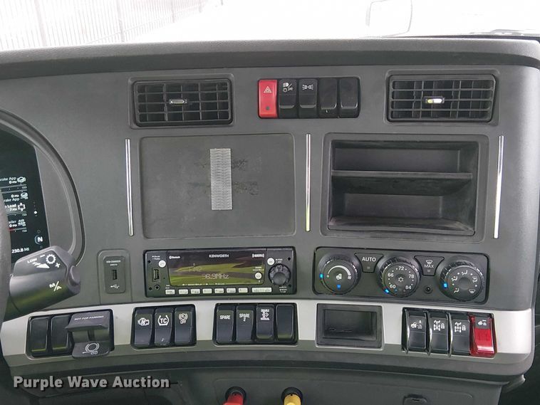 image for item YA1809 2023 Kenworth T680 semi truck