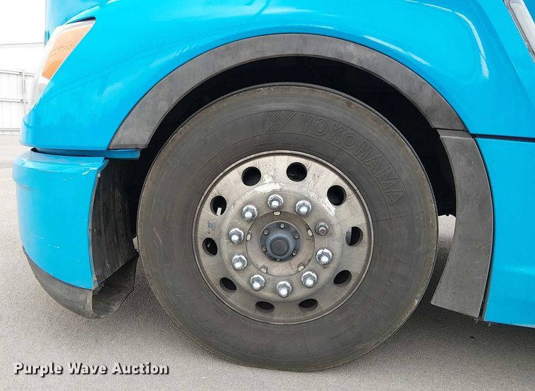 image for item YA1809 2023 Kenworth T680 semi truck