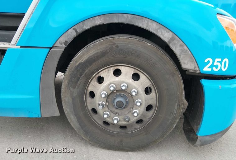 image for item YA1809 2023 Kenworth T680 semi truck