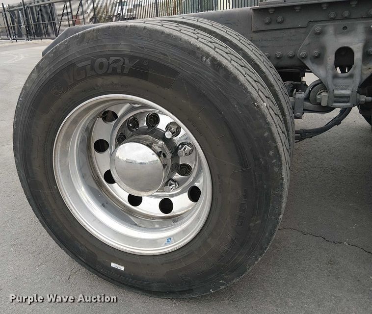 image for item YA1809 2023 Kenworth T680 semi truck