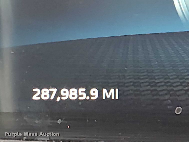 image for item YA1809 2023 Kenworth T680 semi truck