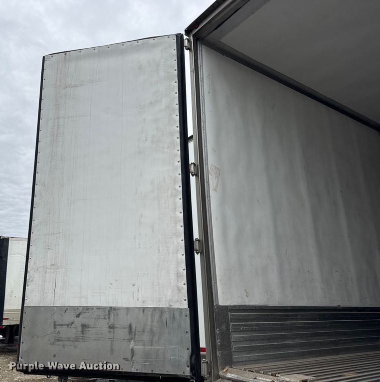 image for item YA1818 2020 Utility VS2RA refrigerated van trailer