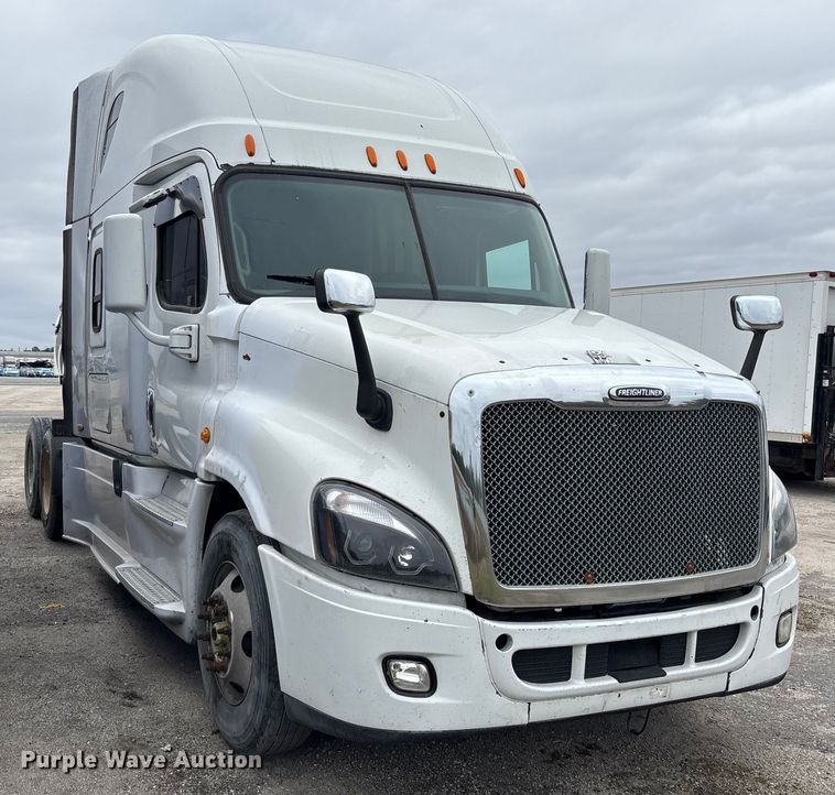 image for item YA1850 2014 Freightliner Cascadia semi truck