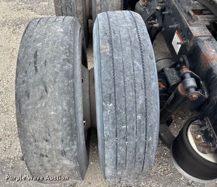 image for item YA1850 2014 Freightliner Cascadia semi truck