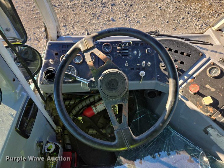 image for item YA1895 2013 Kalmar Ottawa yard truck