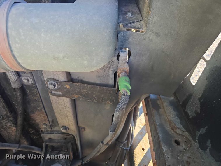 image for item YA1895 2013 Kalmar Ottawa yard truck