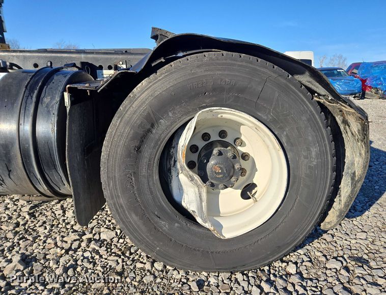 image for item YA1895 2013 Kalmar Ottawa yard truck