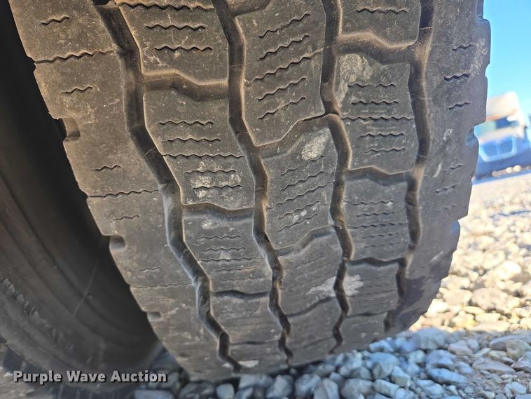 image for item YA1895 2013 Kalmar Ottawa yard truck