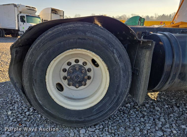 image for item YA1895 2013 Kalmar Ottawa yard truck