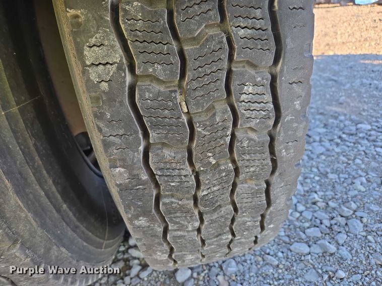 image for item YA1895 2013 Kalmar Ottawa yard truck