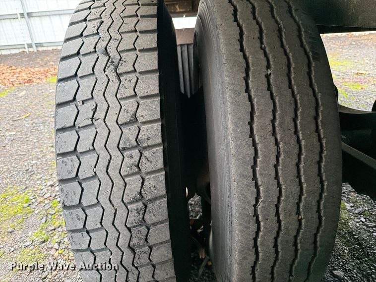 image for item YA1926 2016 Great Dane dry van trailer