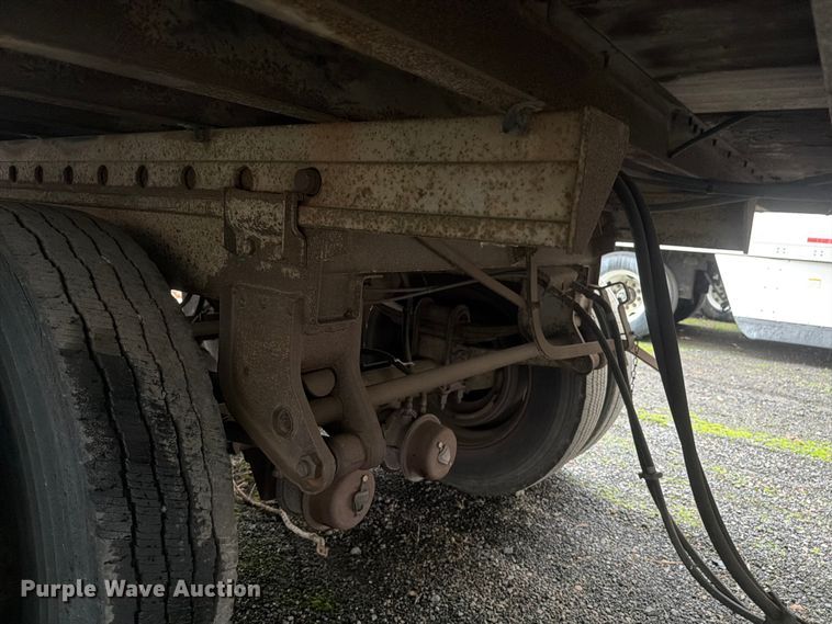 image for item YA1927 1985 Trailmobile 01AA-1SAL dry van trailer