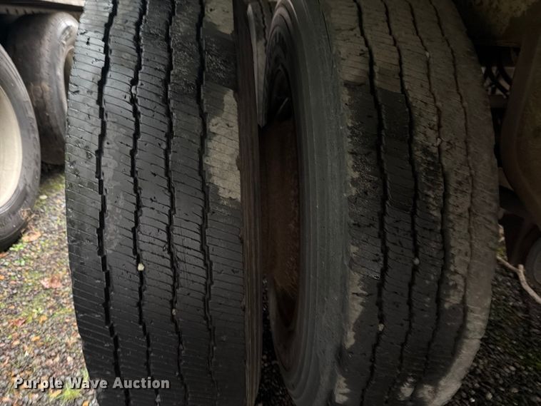 image for item YA1927 1985 Trailmobile 01AA-1SAL dry van trailer