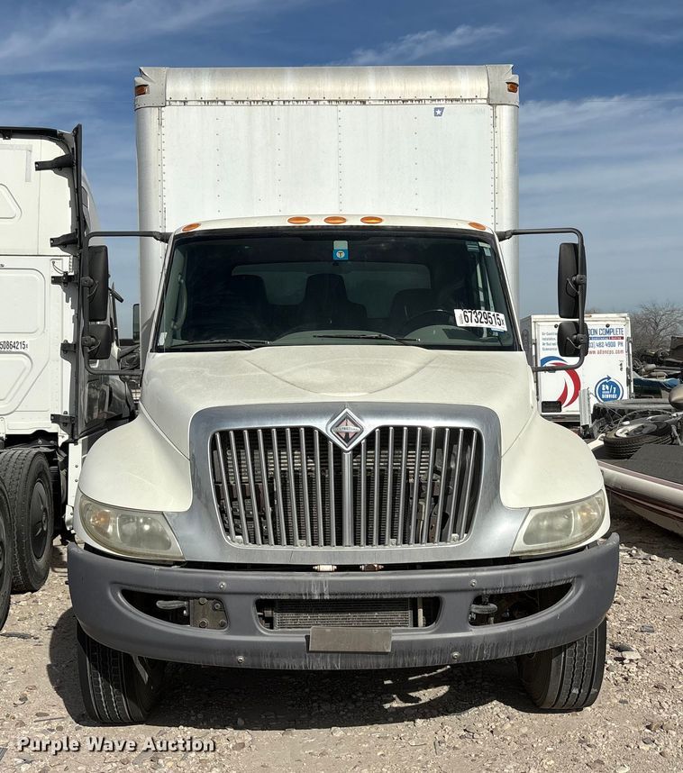 image for item YA1931 2008 International 4300 box truck