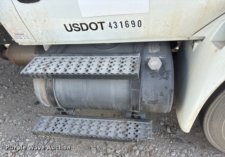 image for item YA1931 2008 International 4300 box truck