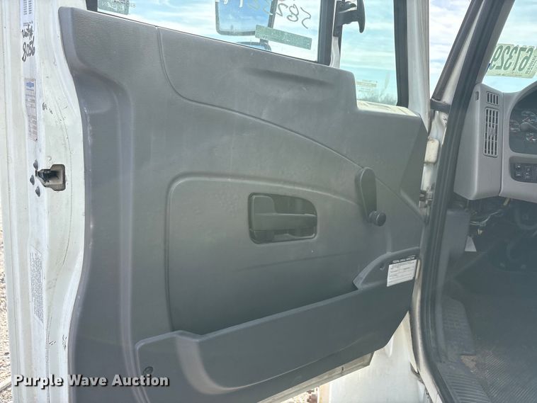 image for item YA1931 2008 International 4300 box truck