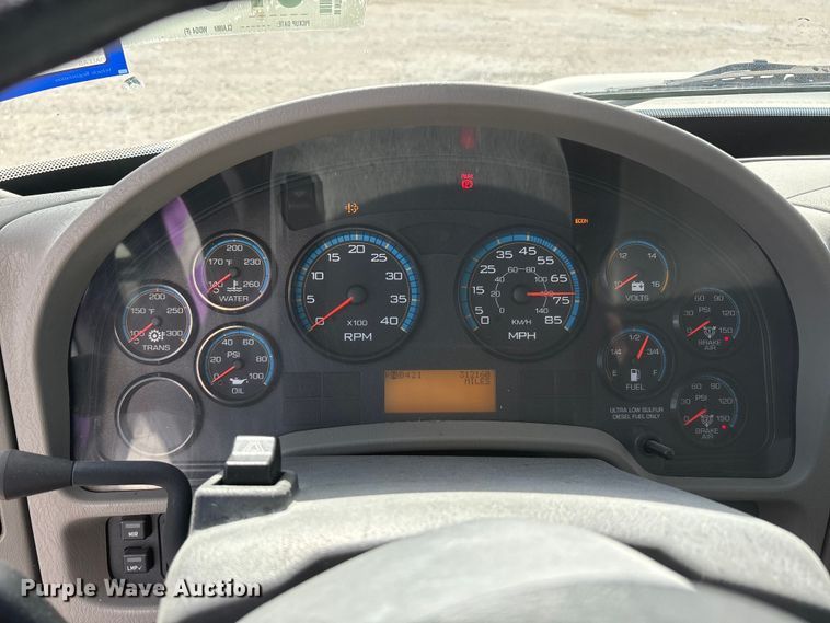 image for item YA1931 2008 International 4300 box truck