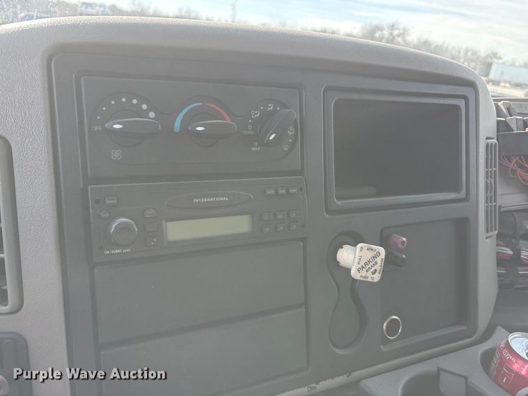 image for item YA1931 2008 International 4300 box truck