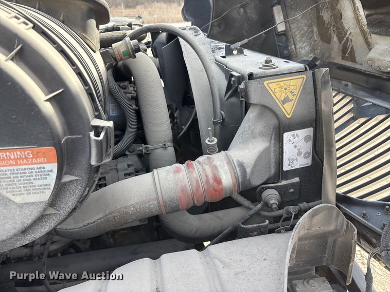 image for item YA1931 2008 International 4300 box truck