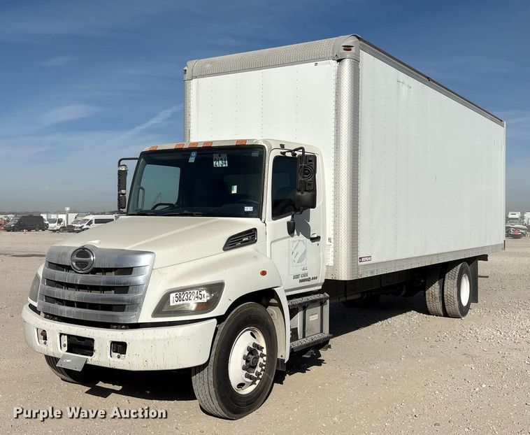 image for item YA1932 2016 Hino 268 box truck