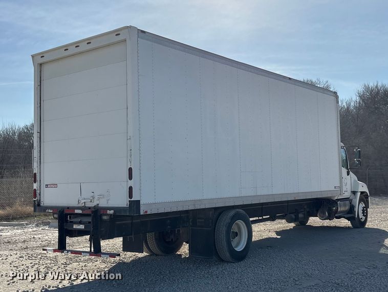 image for item YA1932 2016 Hino 268 box truck