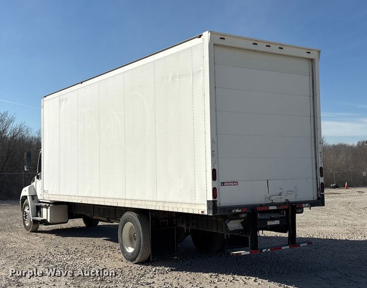 image for item YA1932 2016 Hino 268 box truck