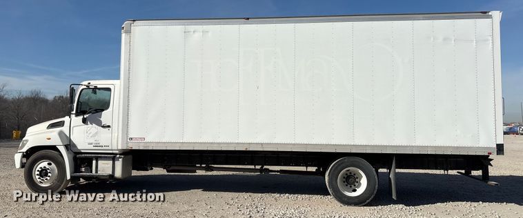 image for item YA1932 2016 Hino 268 box truck