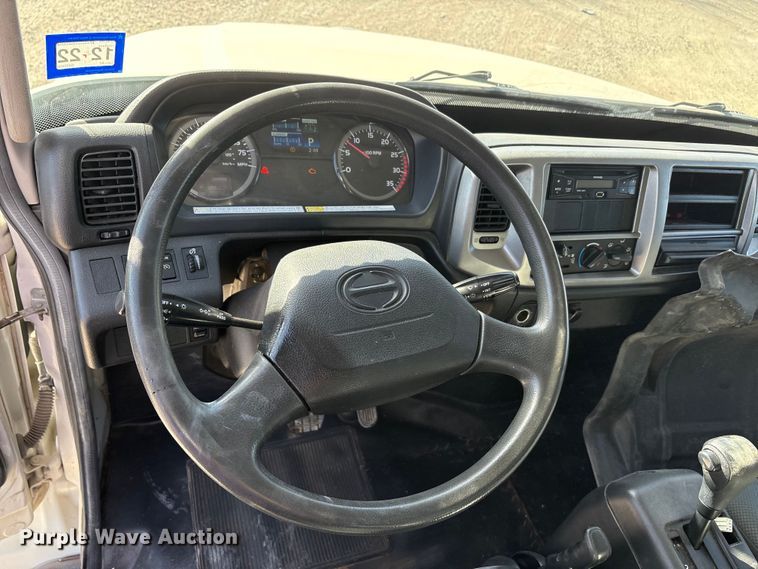 image for item YA1932 2016 Hino 268 box truck