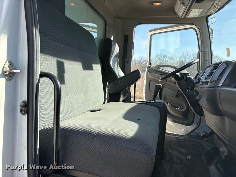 image for item YA1932 2016 Hino 268 box truck