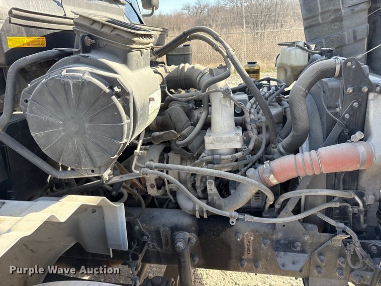 image for item YA1932 2016 Hino 268 box truck