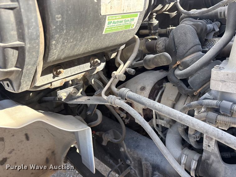 image for item YA1932 2016 Hino 268 box truck