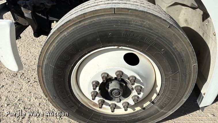 image for item YA1932 2016 Hino 268 box truck