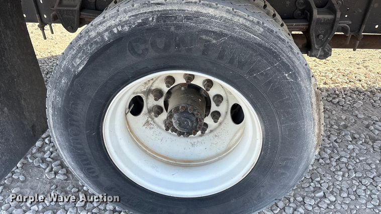 image for item YA1932 2016 Hino 268 box truck