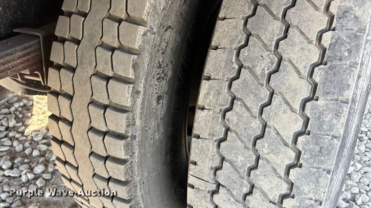 image for item YA1932 2016 Hino 268 box truck