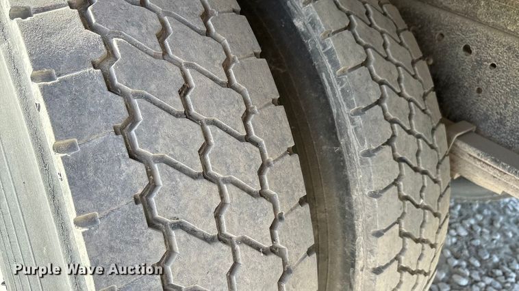 image for item YA1932 2016 Hino 268 box truck