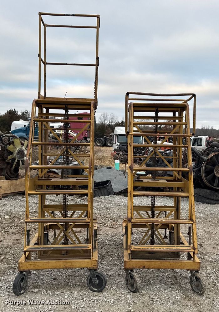 image for item DO2410 (2) Economy Hi-Jacker ladders