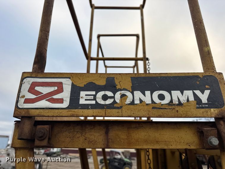 image for item DO2410 (2) Economy Hi-Jacker ladders