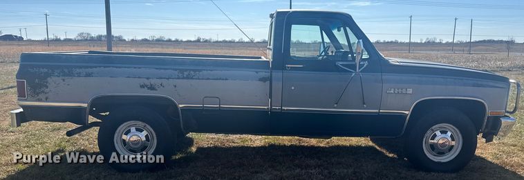 image for item DQ4201 1982 GMC C2500 pickup truck