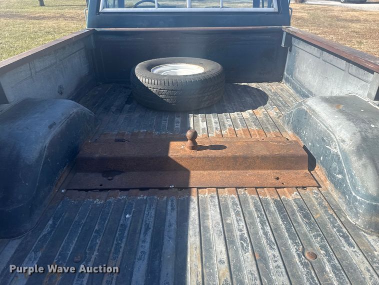 image for item DQ4201 1982 GMC C2500 pickup truck