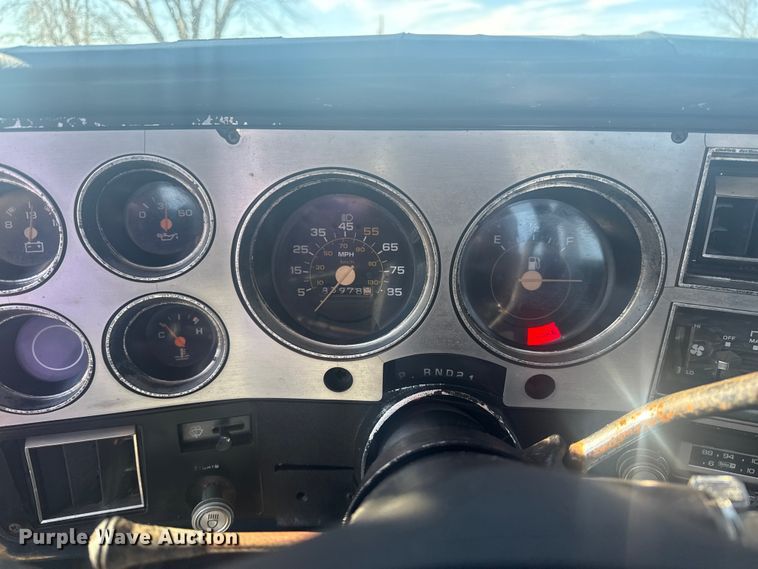 image for item DQ4201 1982 GMC C2500 pickup truck