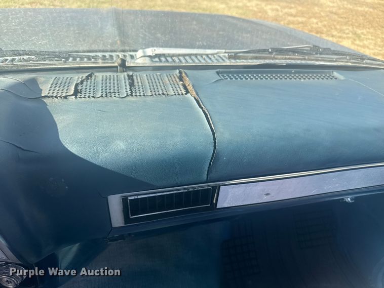 image for item DQ4201 1982 GMC C2500 pickup truck