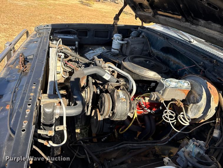 image for item DQ4201 1982 GMC C2500 pickup truck