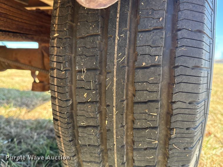 image for item DQ4201 1982 GMC C2500 pickup truck