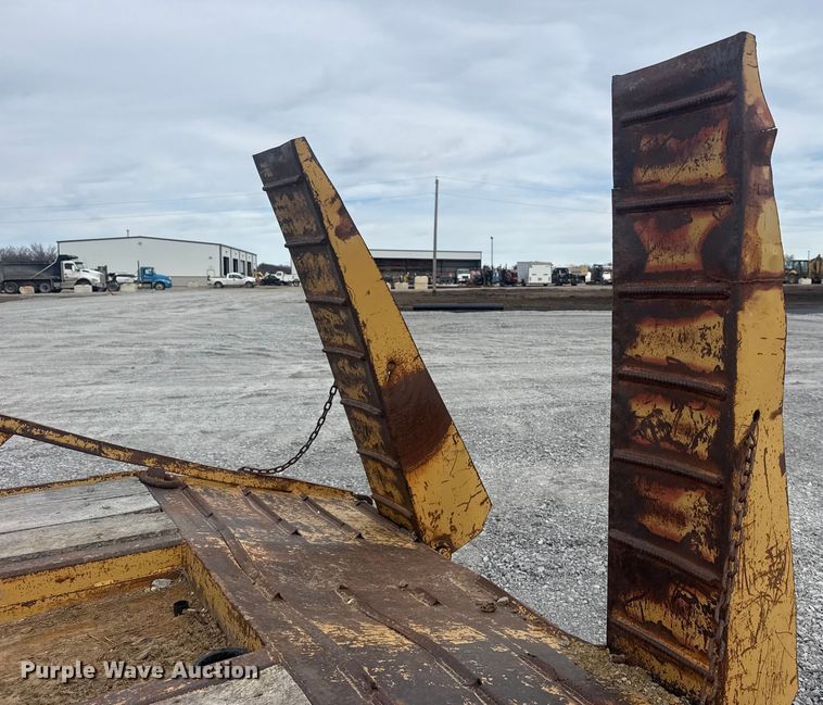 image for item DQ4202 2008 Belshe Industries DB9T equipment trailer